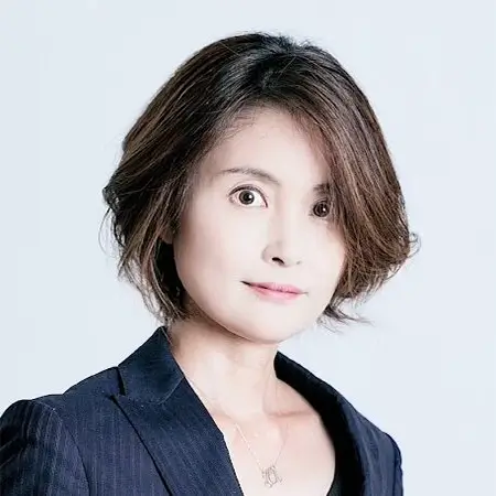新井智美