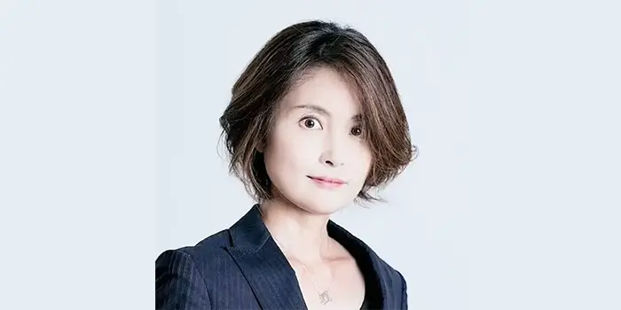 新井智美